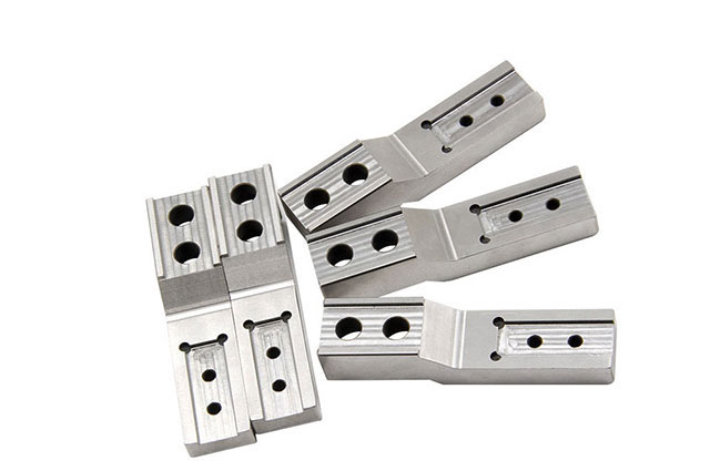 國外口罩緊缺，鋁型材口罩機框架定制加工廠家的為我們怎么做？