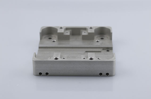 CNC通訊零件加工中不同導(dǎo)軌的優(yōu)勢(shì) CNC通訊零件加工中不同導(dǎo)軌的優(yōu)勢(shì)