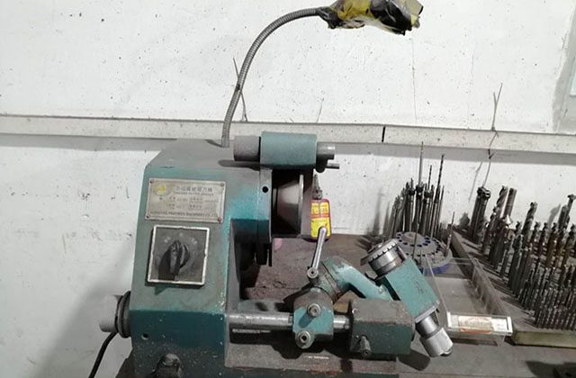 碳纖維五軸CNC加工的應用特點 碳纖維五軸CNC加工的應用特點